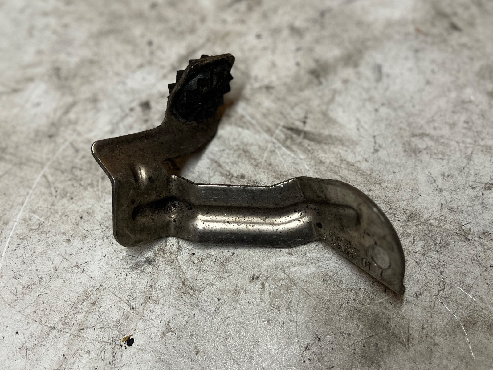 BMW X3 E83 Oil Cooler Mounting Bracket 32413448681 3448681