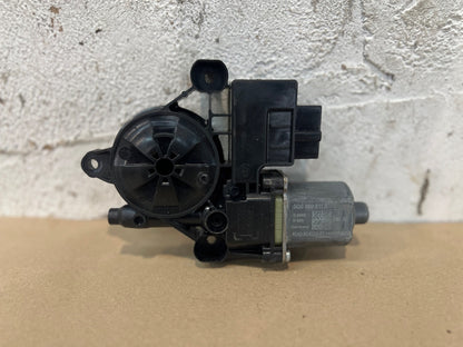 13-19 Genuine Volkswagen Audi Seat Skoda  PASSENGER REAR WINDOW MOTOR 5Q0959801B