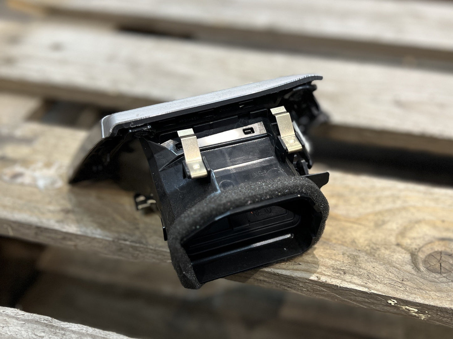 BMW 3 F30 F35 F31 2015 dashboard side air vent grill trim 9231995 LIQ16716