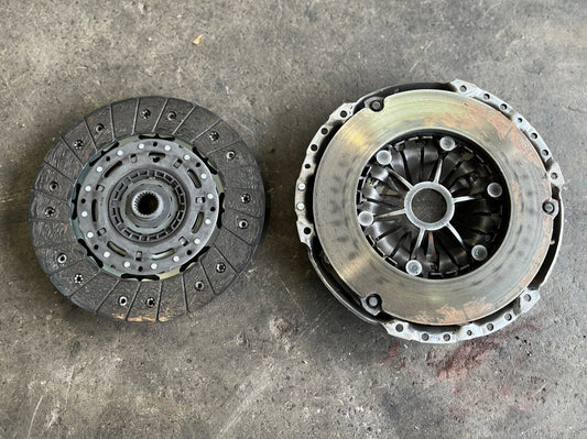 AUDI VW SKODA SEAT 2008-2014 2.0 TDI DIESEL Manual Clutch Kit LUK 324035510