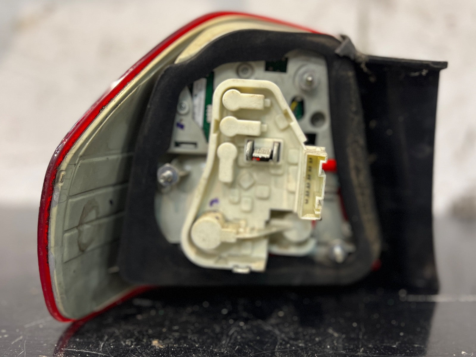 BMW 3 SERIES E90 LCI Rear Outer Lamp Drivers Right O/S 7289426