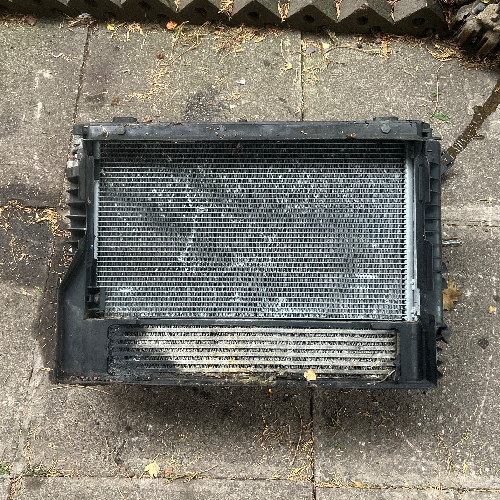 BMW E60 E61 5 SERIES Diesel Complete Rad Pack 7787440/7795823