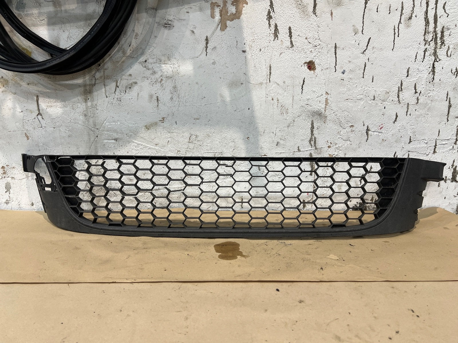 Front Bumper Centre Grille for Volkswagen Scirocco 2008 to 2014 OE 1K88536779B9