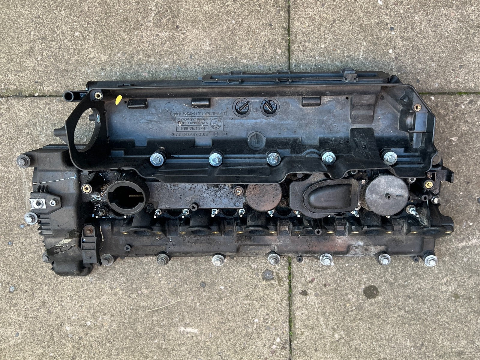 BMW E46 E60 E61 E83 E53 E90 330d 530d X3 X5 3.0d ROCKER COVER 7789395