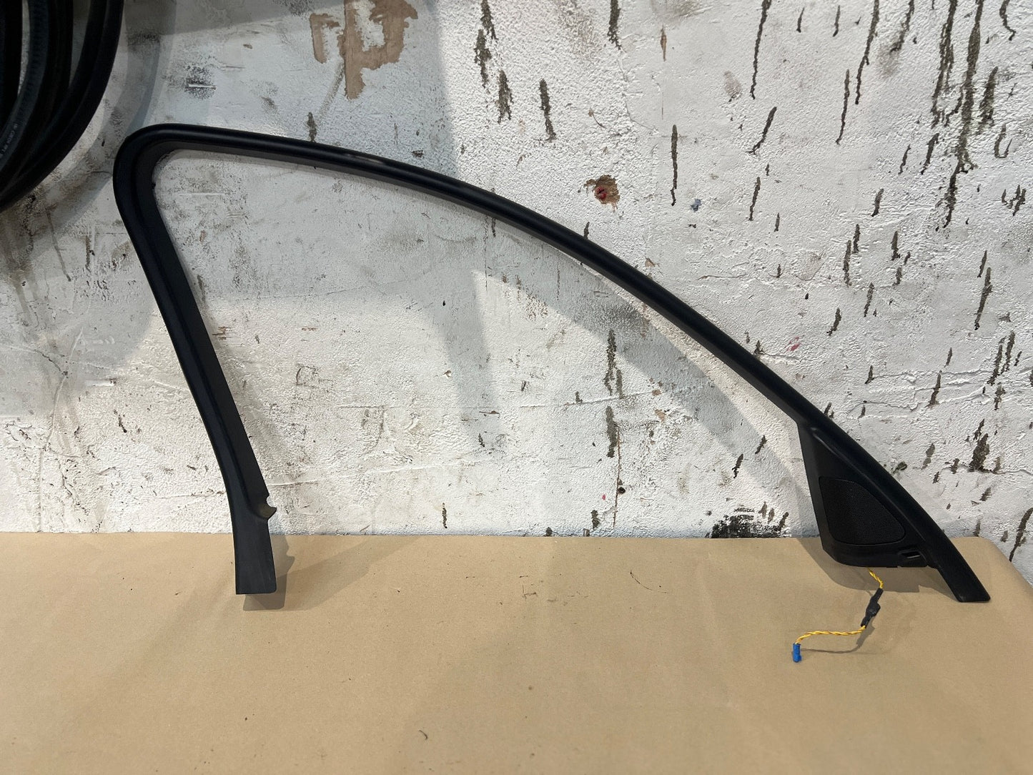 BMW 3 SERIES E90 E91 Window Frame Front Door PAIR Trim & TopHiFi LOGIC7 Tweeters