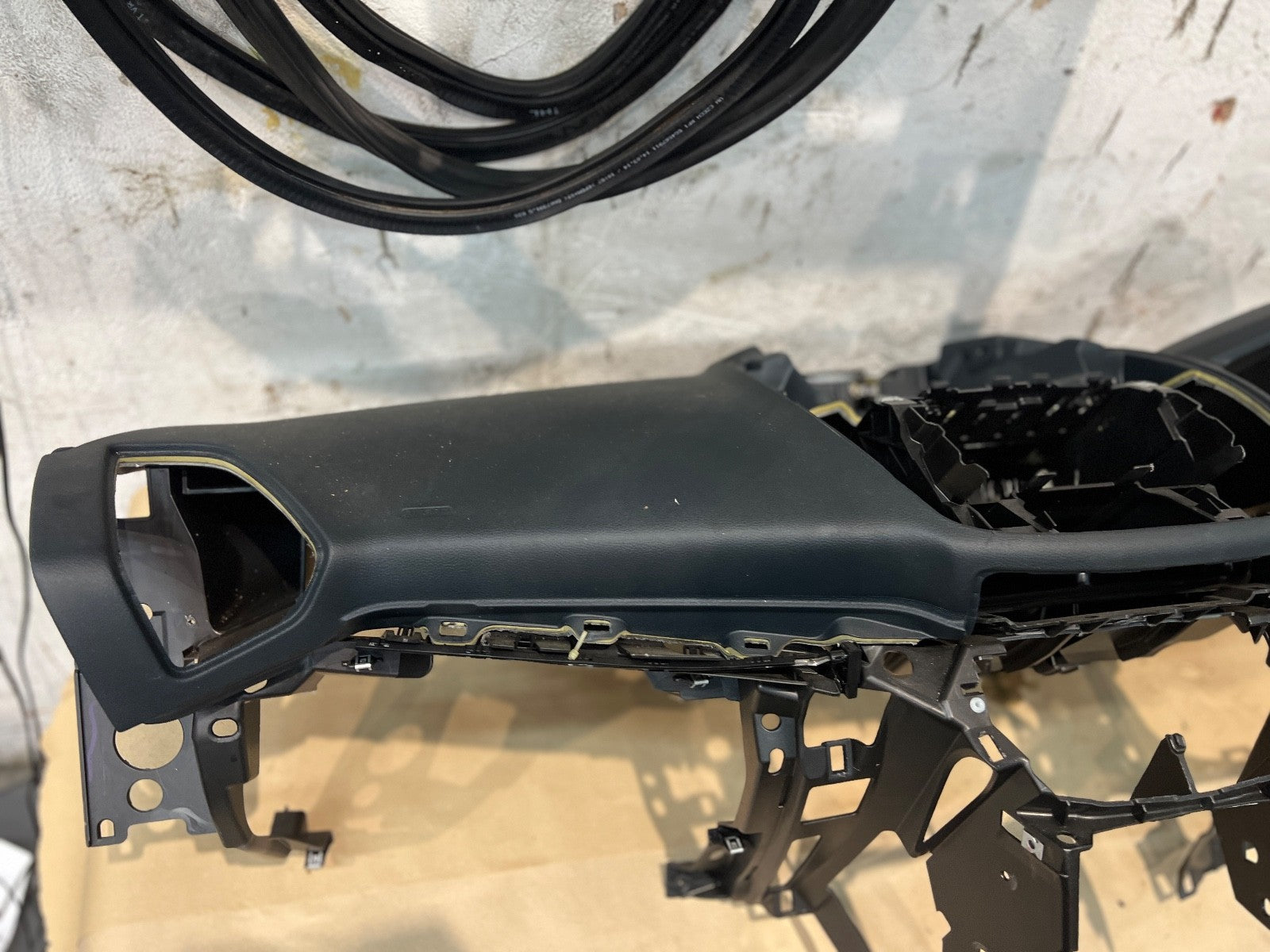 10-16 Ford CMAX COMPLETE DASHBOARD ASSEMBBLY WITH AIRBAG + BOSE AUDIO