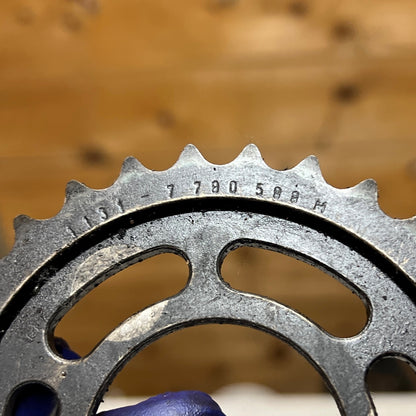 BMW E60 E61 E90 E91 E92 3.0D M57 Engine Intake SPROCKET 7780588m