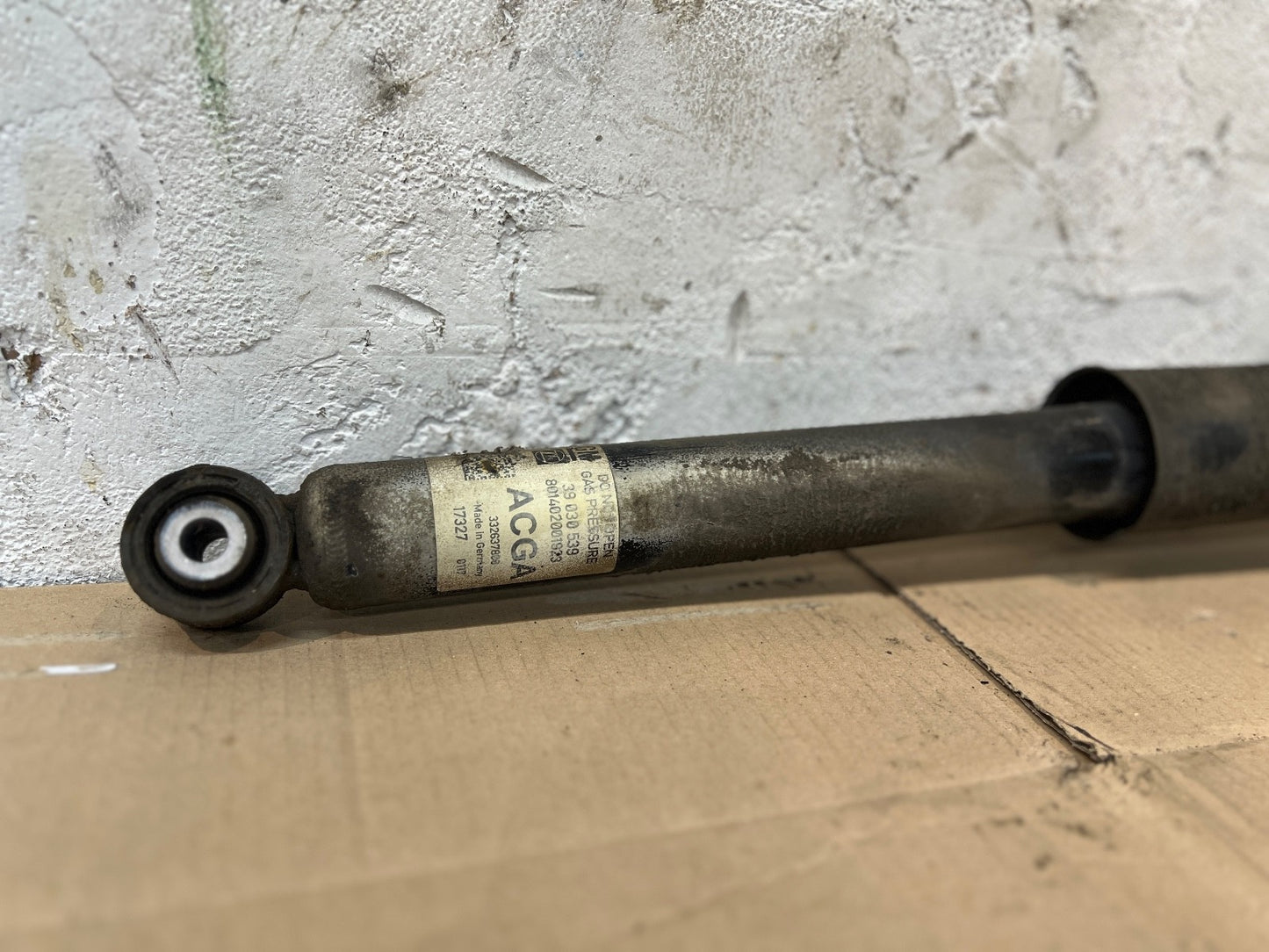 X2 2016-2021 VAUXHALL ASTRA MK7 1.6 DIESEL REAR SHOCK ABSORBERS PAIR  39030538