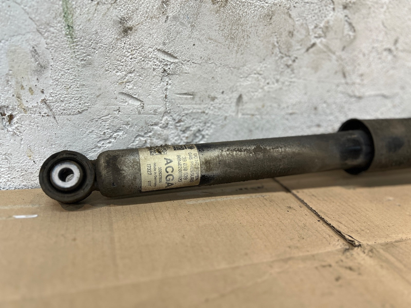 X2 2016-2021 VAUXHALL ASTRA MK7 1.6 DIESEL REAR SHOCK ABSORBERS PAIR  39030538