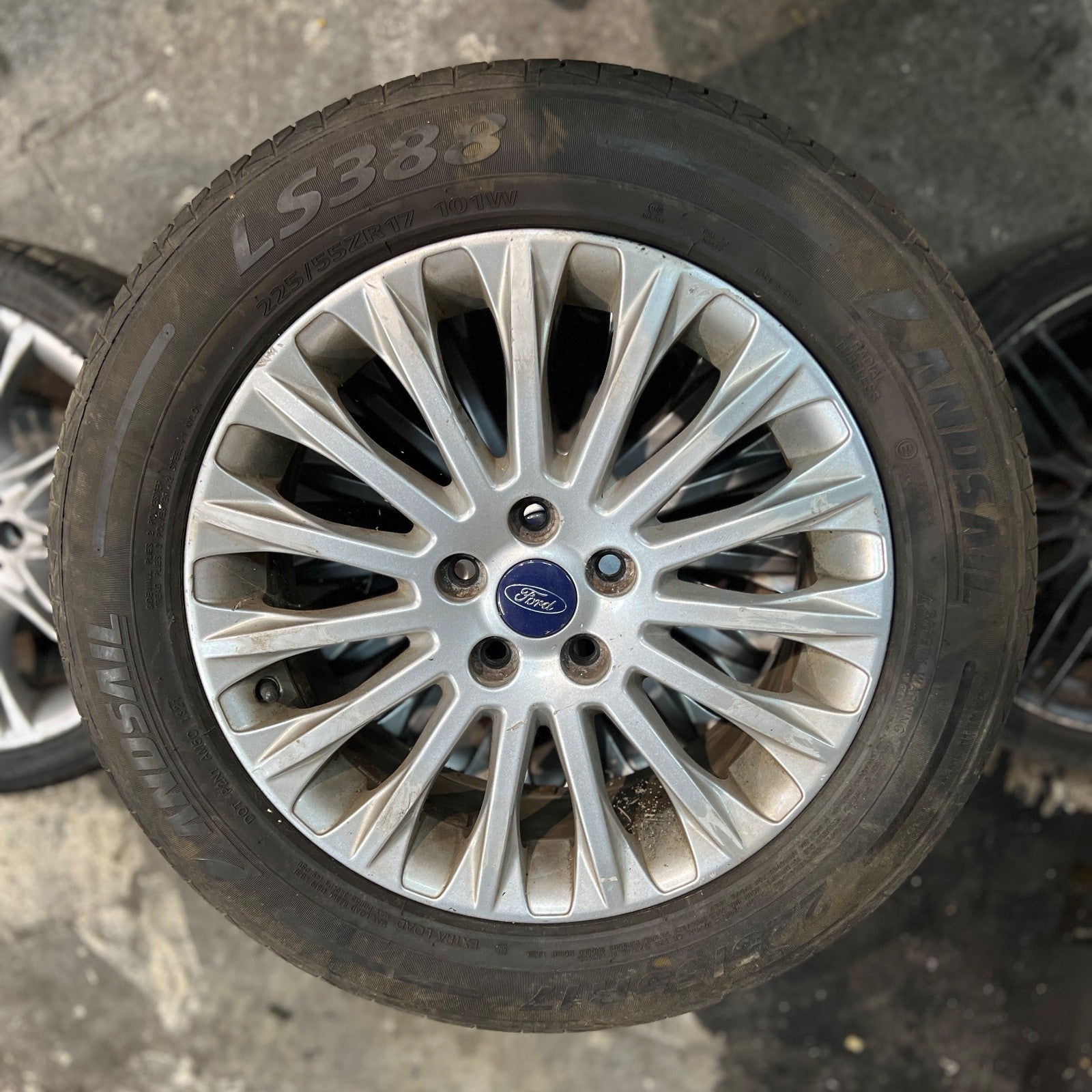 Genuine Ford Alloy Wheels with Good Tyres! 225/55 17 Inch NO CRACKS/WELD/BUCKLES