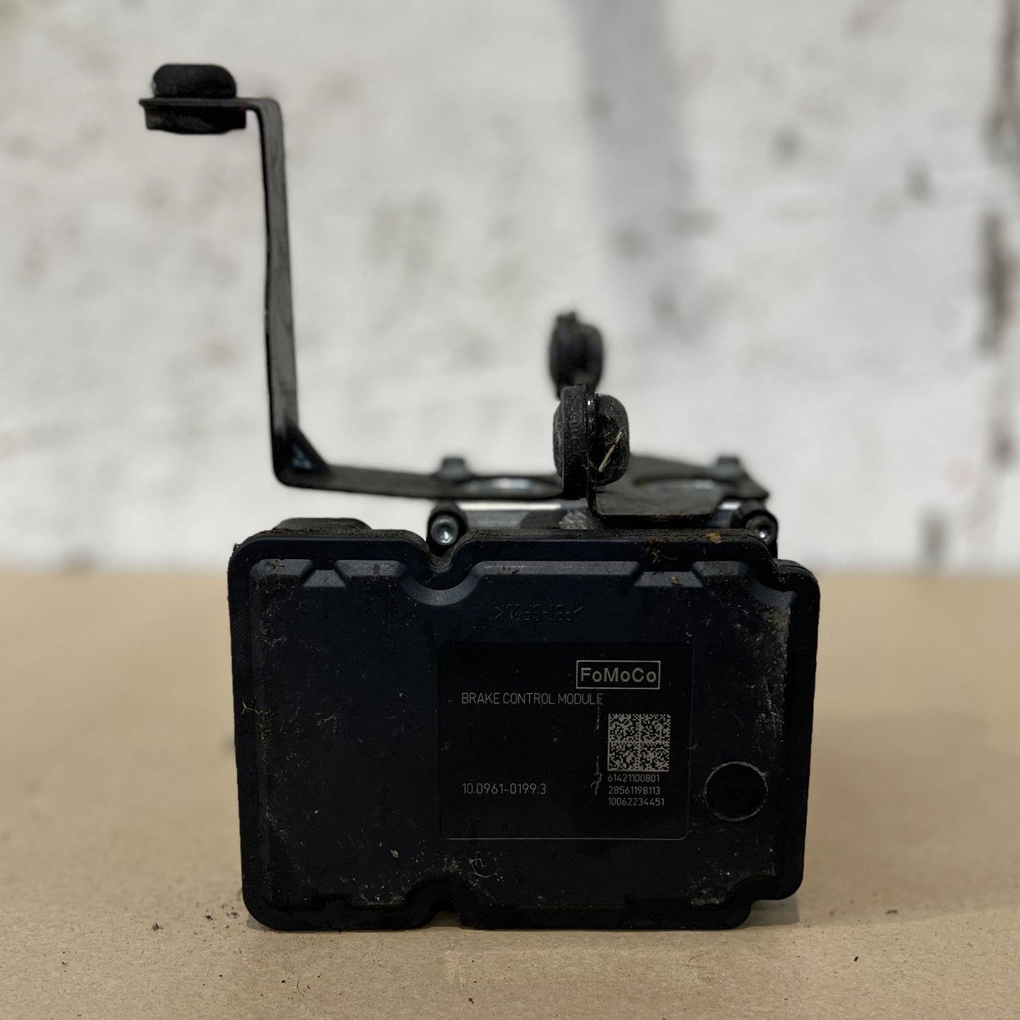 FORD FOCUS C-MAX ABS PUMP ECU CONTROL MODULE BV612C405AL / 1002120961.4