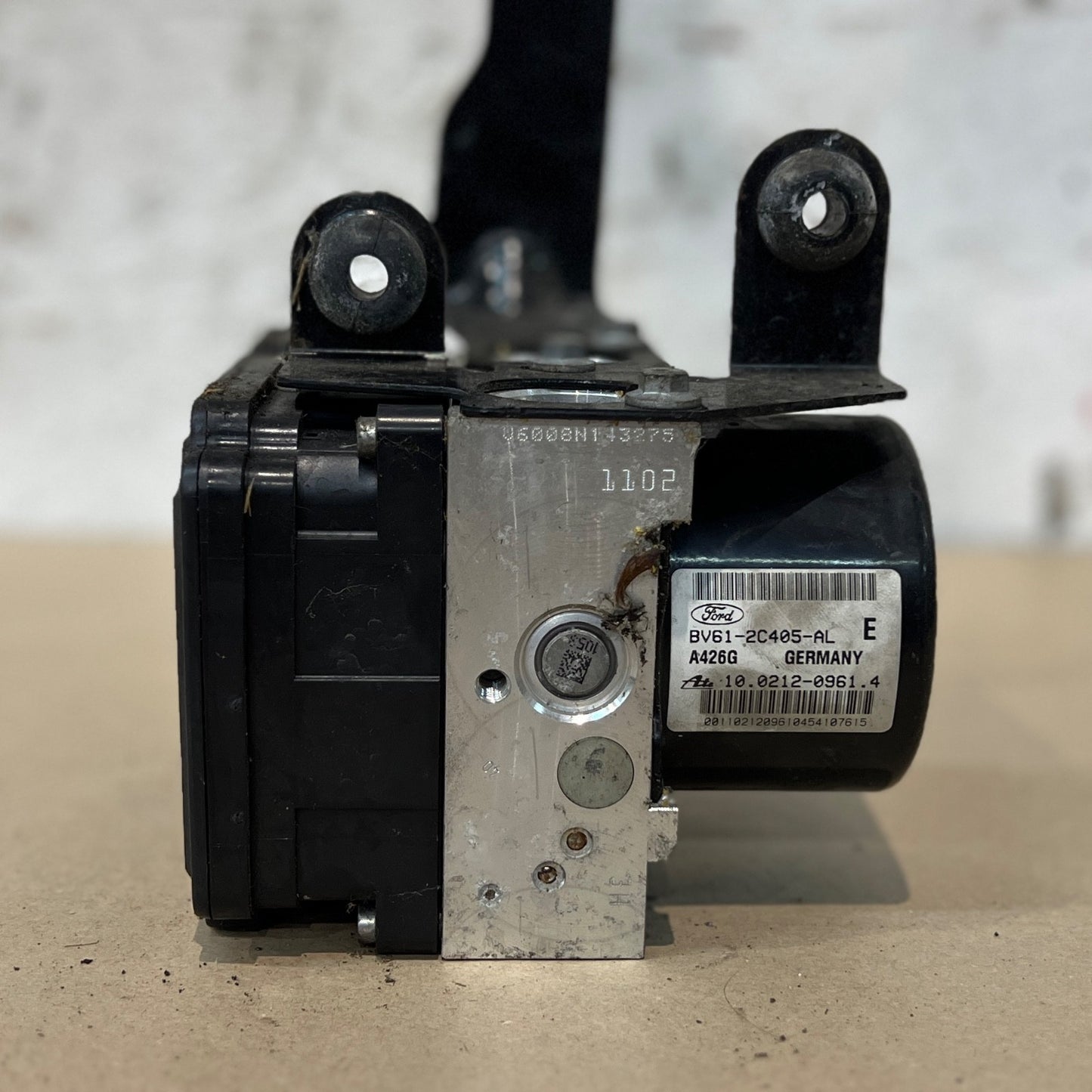 FORD FOCUS C-MAX ABS PUMP ECU CONTROL MODULE BV612C405AL / 1002120961.4