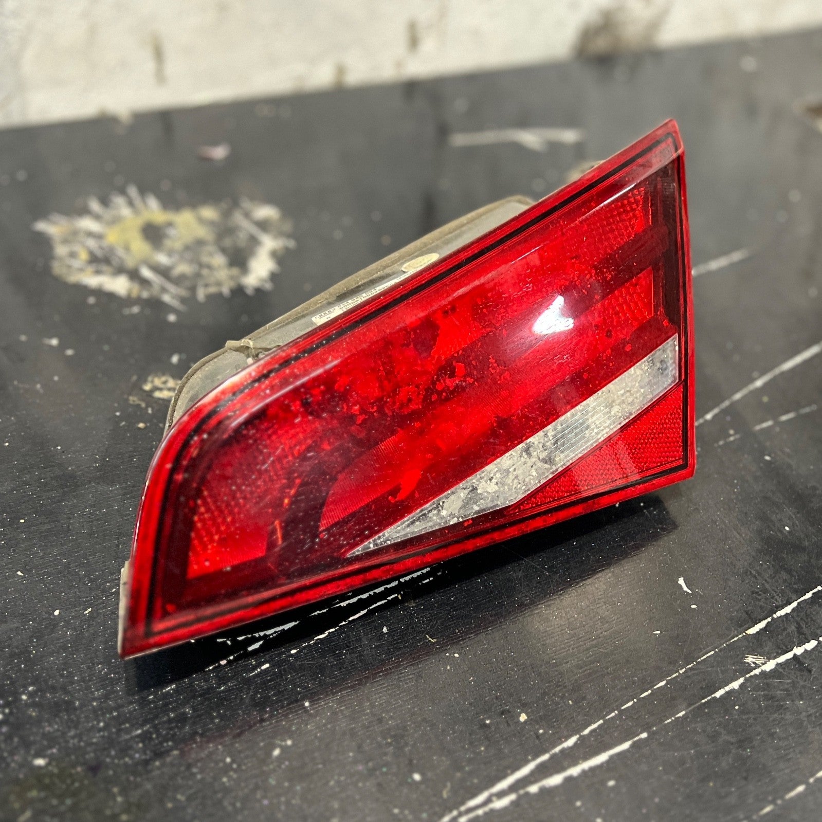 GENUINE AUDI A3 S LINE REAR RIGHT TAIL LIGHT 8V4945094A 2013-2016