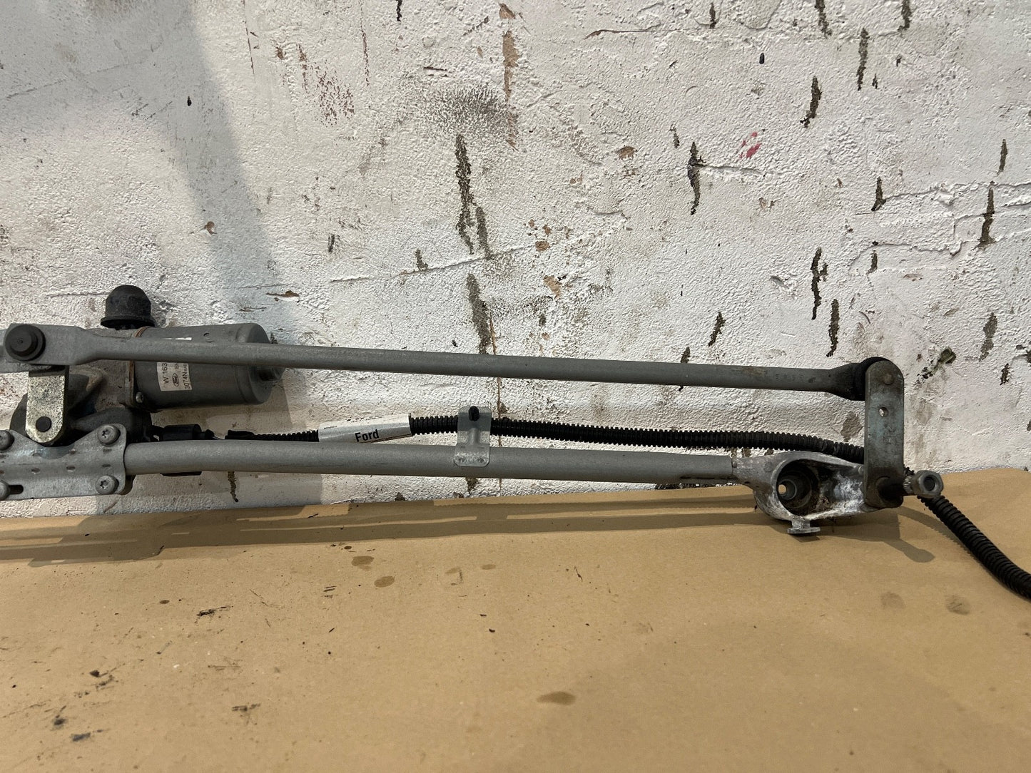 Ford C-max 5 Door 2010-2015 FRONT WIPER MOTOR & LINKAGE AV6T-17K636-AAD 16333