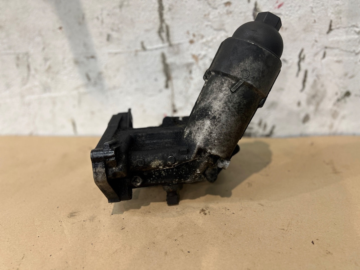 BMW E90 E60 E70 E83 M57N OIL FILTER WITH OIL COOLER 7788453 11427788453 7805408