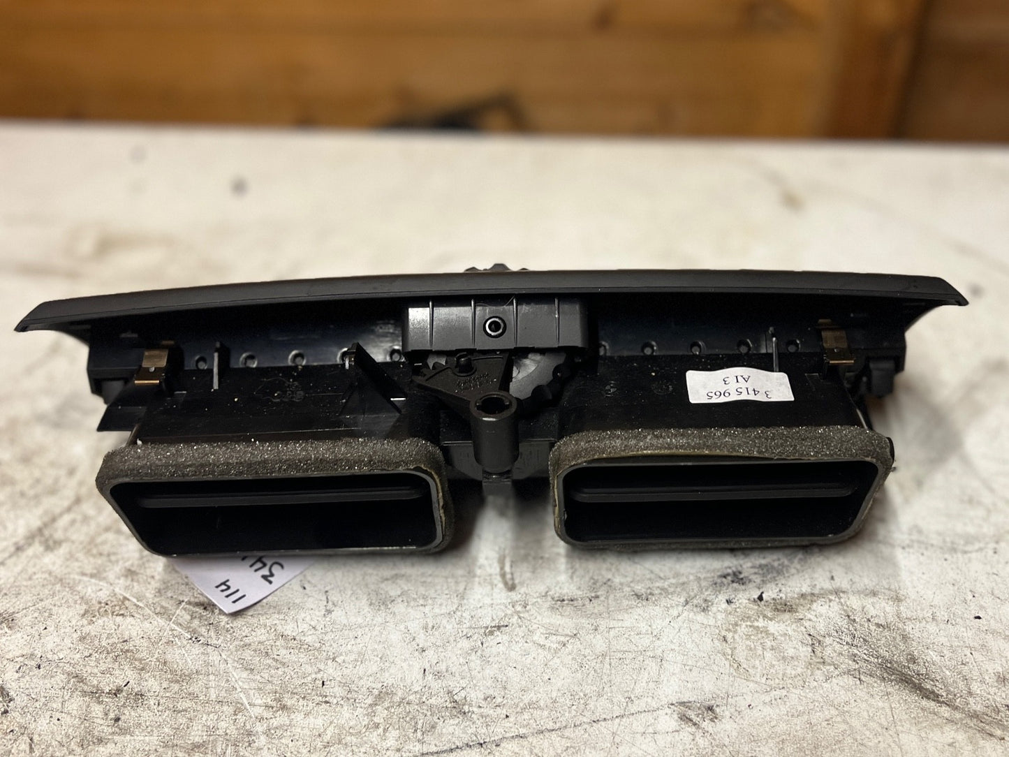 BMW X3 Series E83 LCI Fresh Air Grille Center Dash Dashboard Vent Part 3415965