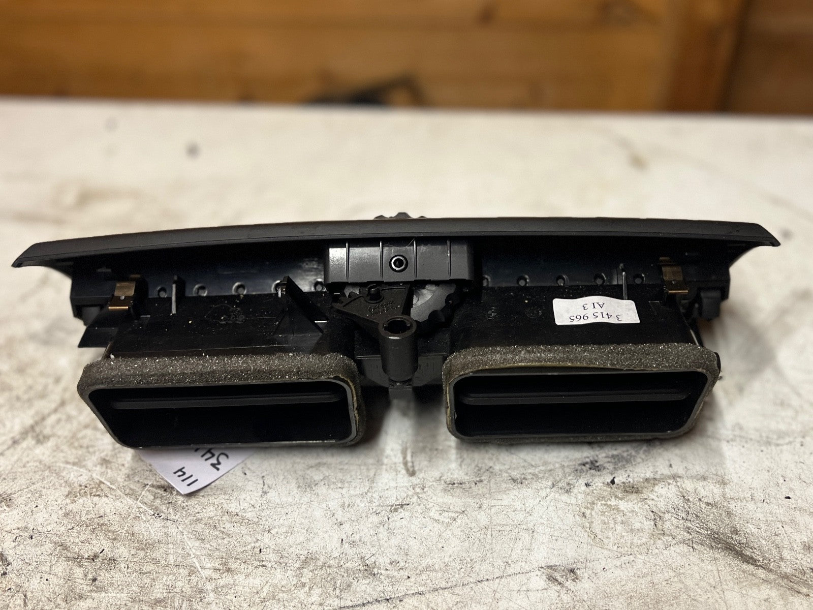 BMW X3 Series E83 LCI Fresh Air Grille Center Dash Dashboard Vent Part 3415965