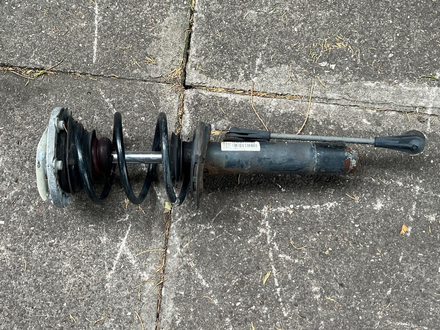 12-18 BMW 3 SERIES F30 LCI GENUINE OEM FRONT RIGHT O/S SHOCK ABSORBER 6873806