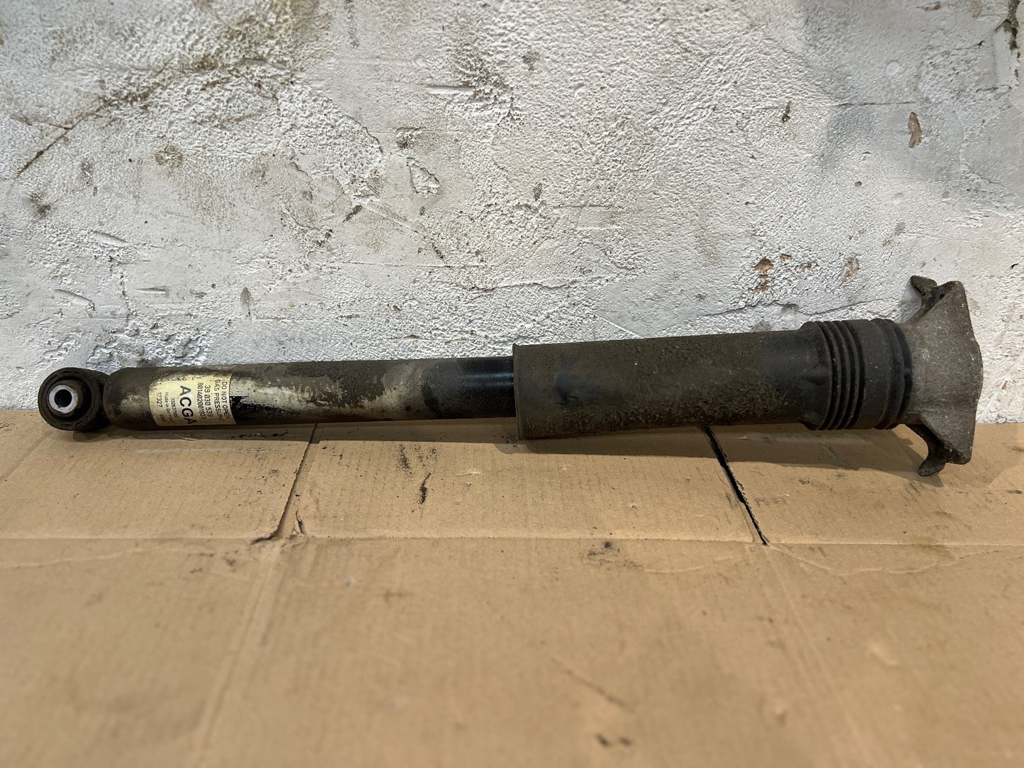 X2 2016-2021 VAUXHALL ASTRA MK7 1.6 DIESEL REAR SHOCK ABSORBERS PAIR  39030538