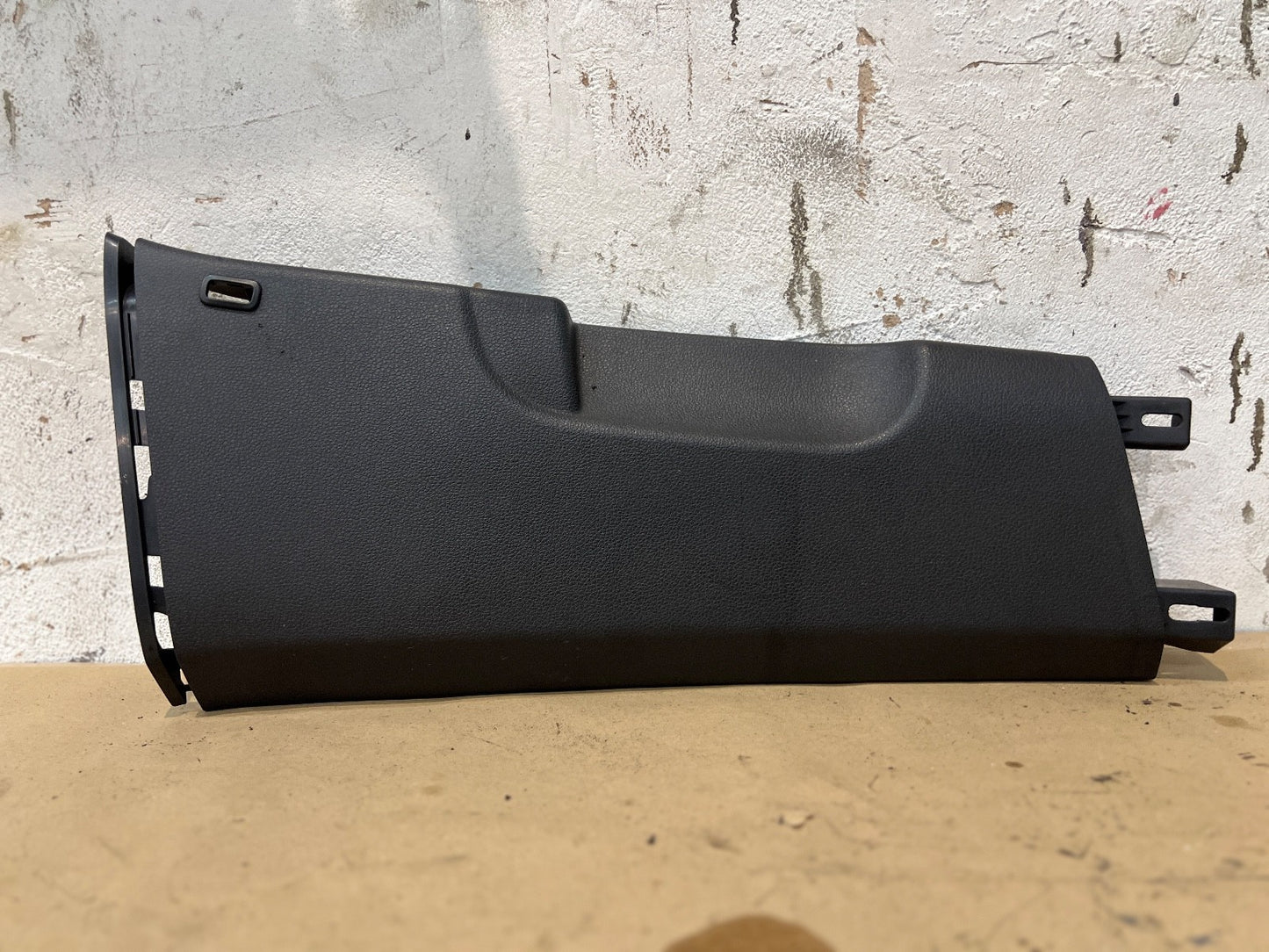 VOLKSWAGEN GOLF  MK7 2012-2020 RIGHT O/S B PILLAR LOWER TRIM COVER 5G4867292