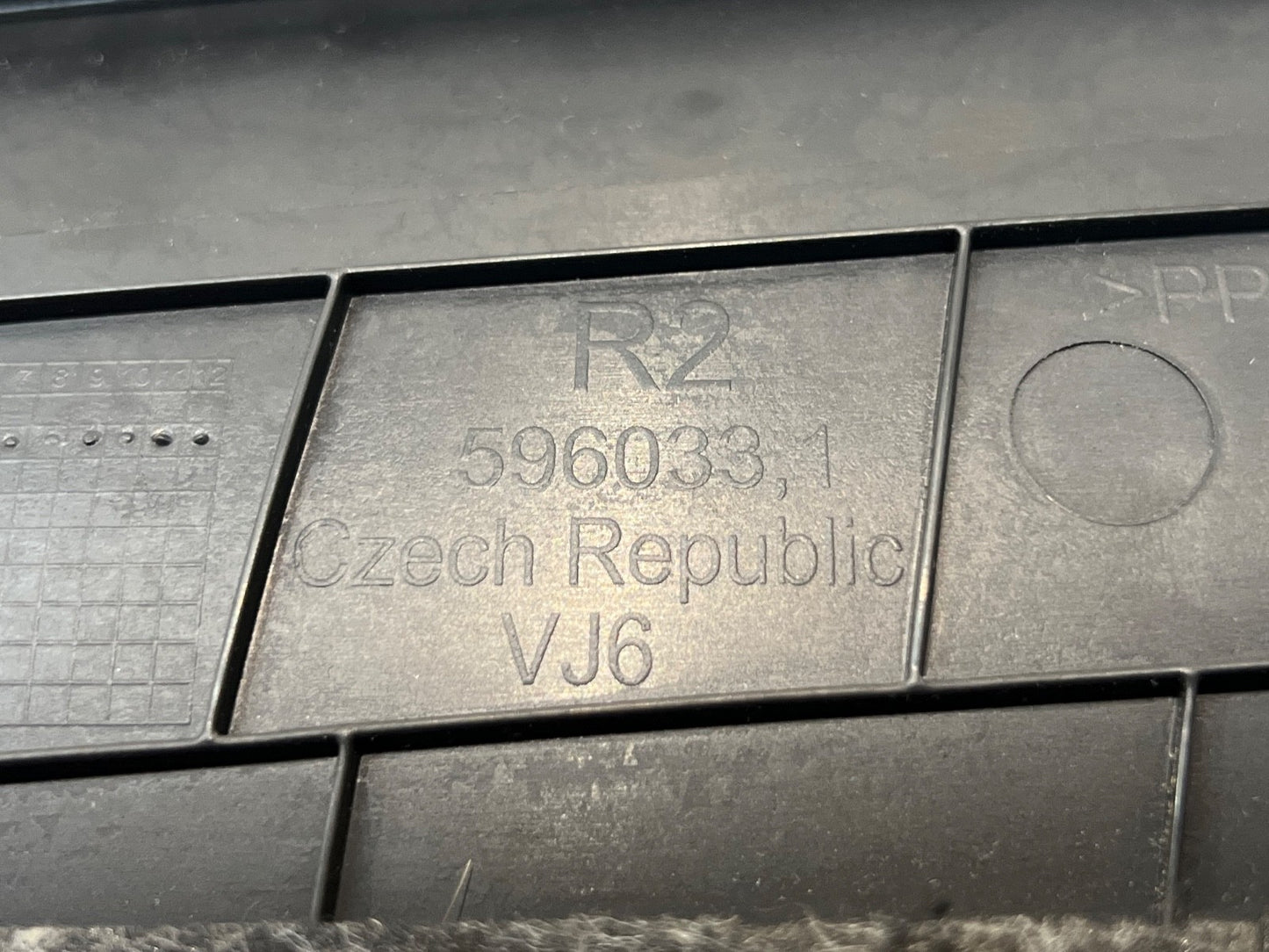 VOLKSWAGEN GOLF  MK7 2012-2020 RIGHT O/S B PILLAR LOWER TRIM COVER 5G4867292