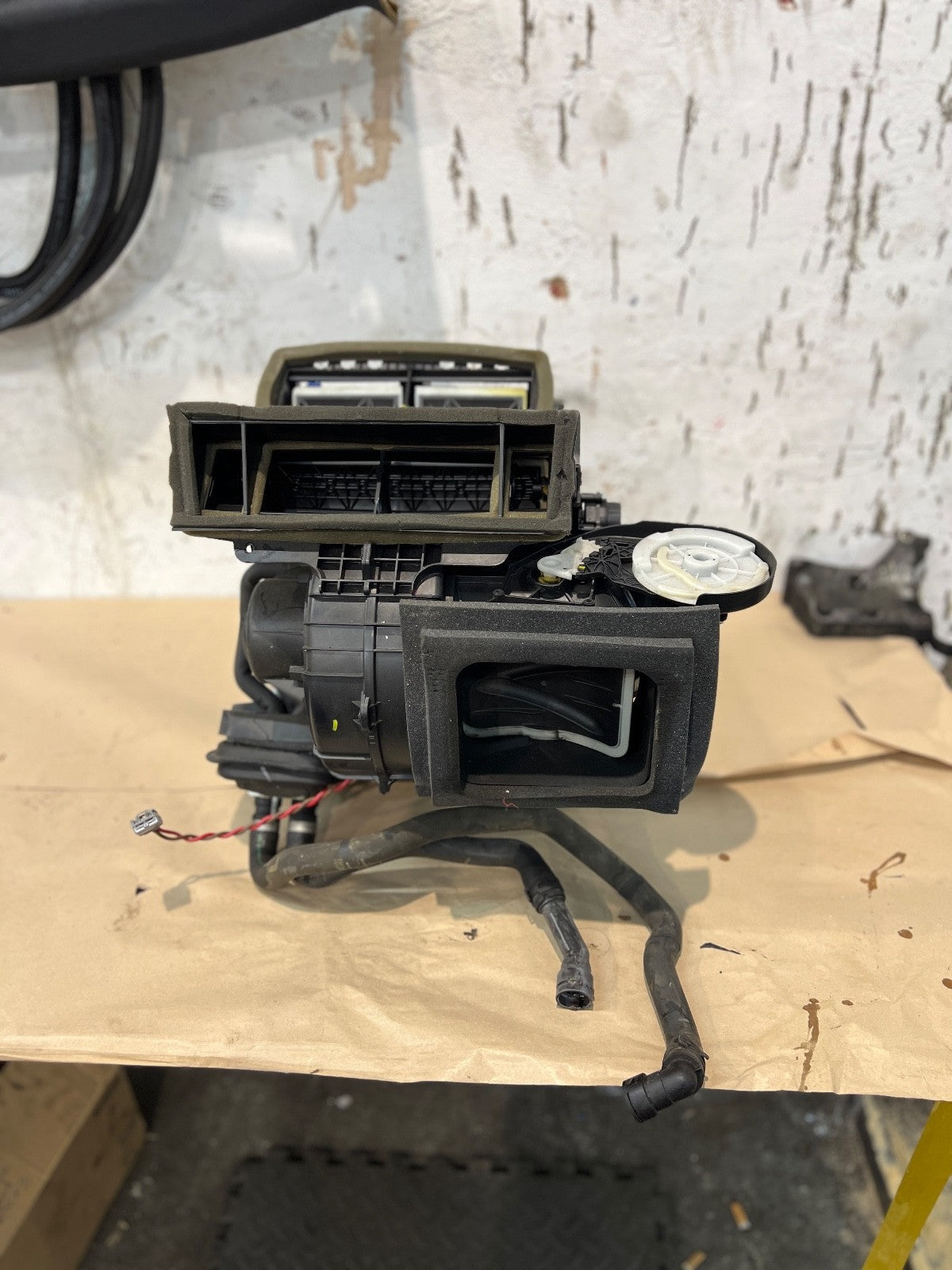 2010-2015 Ford C-Max Blower Housing Heater Matrix Box Heating AV6N-19B555-pn