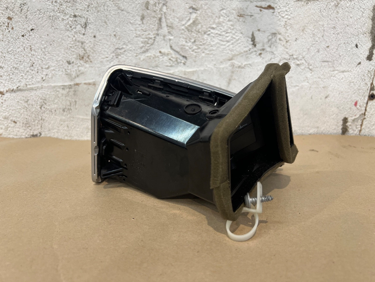 2010-2015 Ford Kuga/Focus/C-Max DASHBOARD AIR VENT GRILLE LEFT PASSENGER 7463000