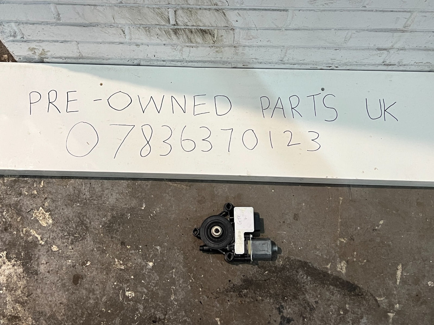 VW AUDI SEAT SK Offside Front Window Lift Motor 5Q0959812A Used - Fits 2013-2020