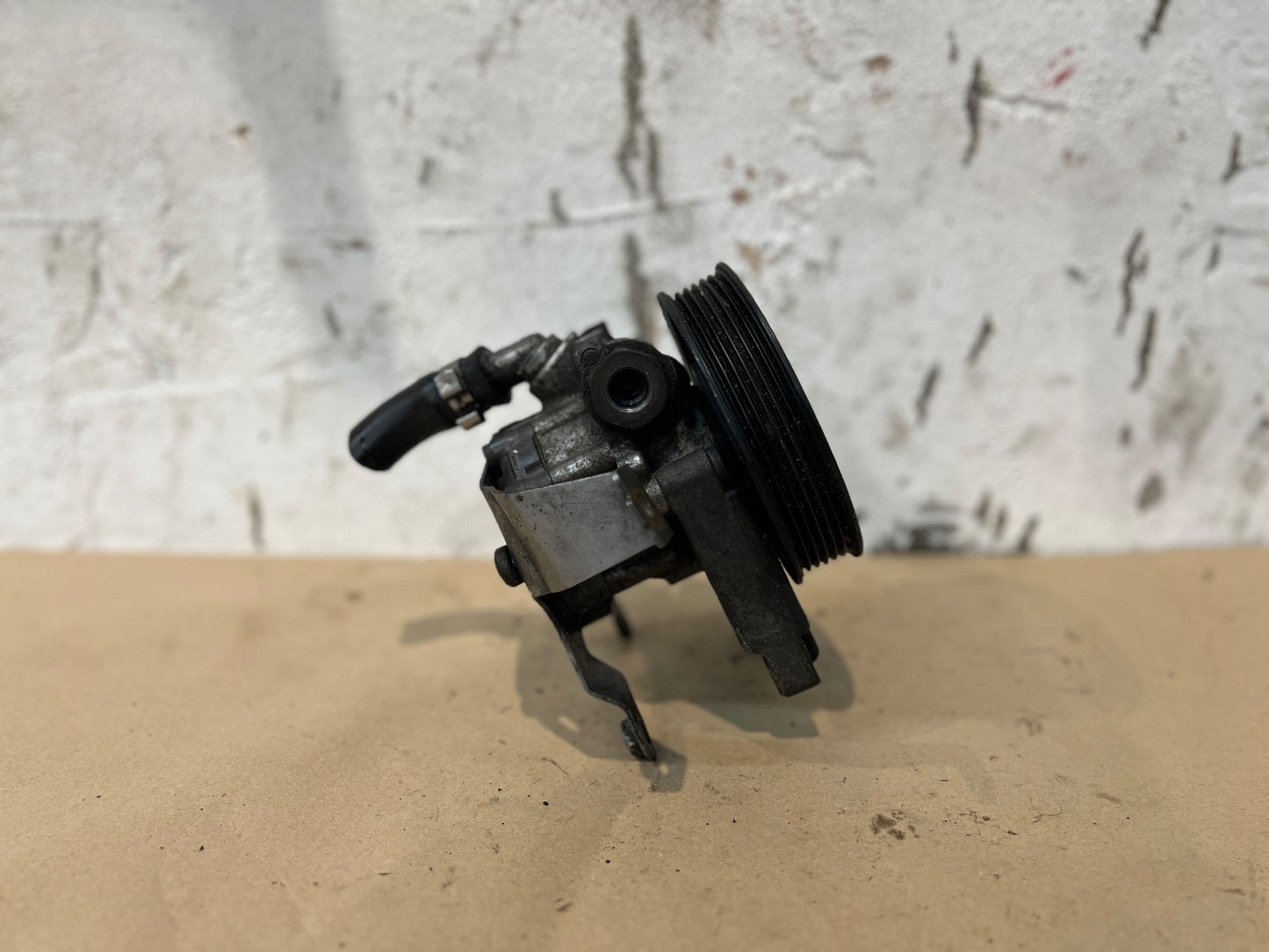 BMW 3 5 E90 E91 E92 E93 E60 E61 35d M57n 286BHP Power Steering Pump with Pulley