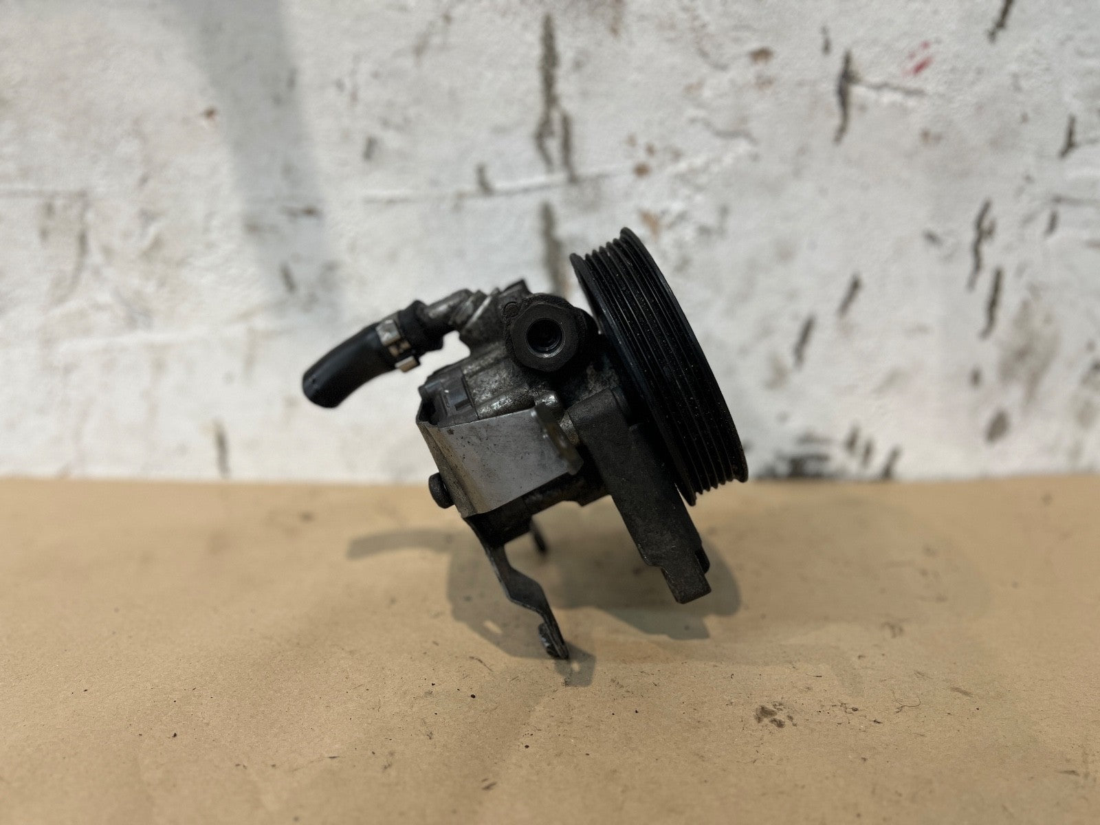 BMW 3 5 E90 E91 E92 E93 E60 E61 35d M57n 286BHP Power Steering Pump with Pulley