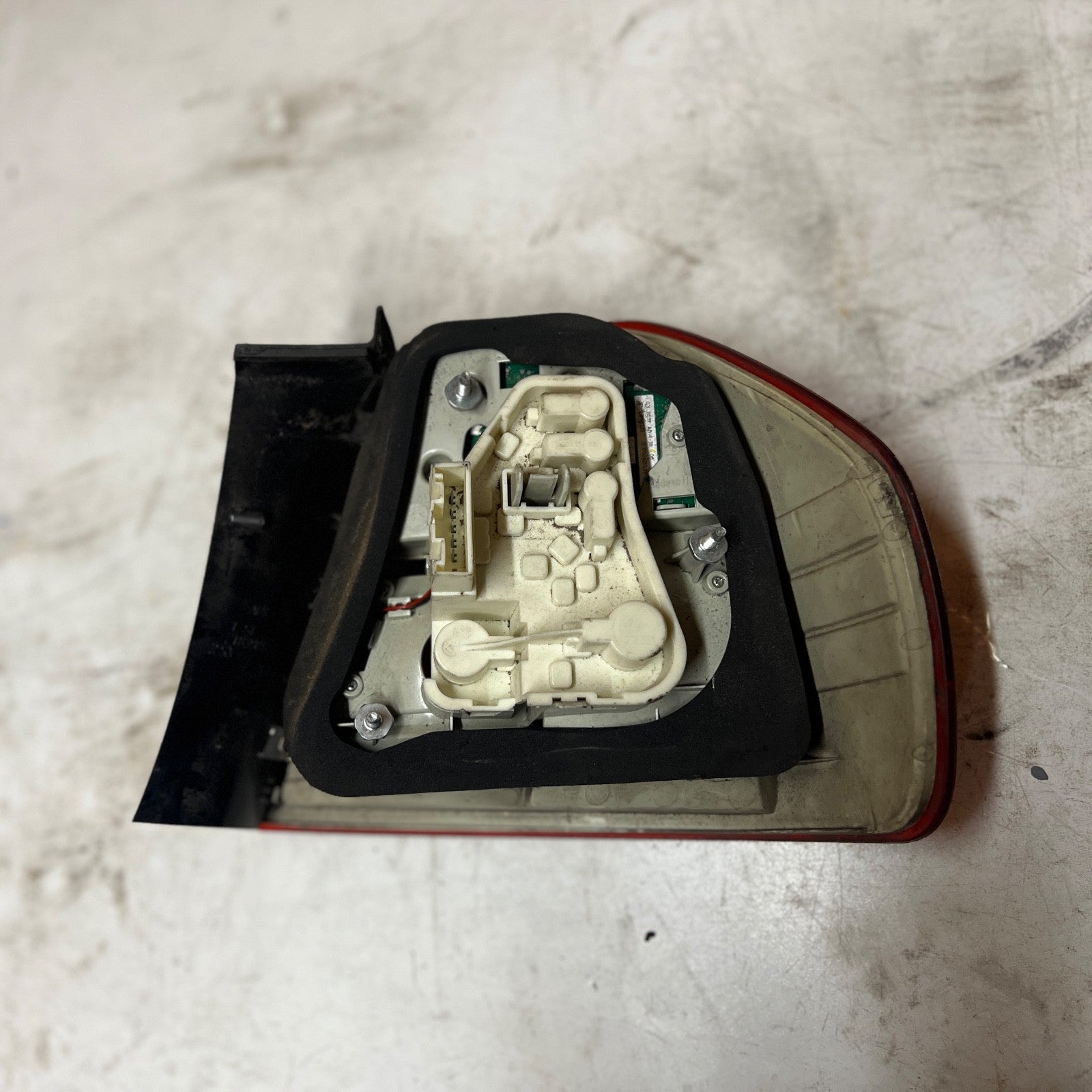 BMW E90 LCI Rear Tailgate Taillight Lamp Light Outer Left N/S 7289425