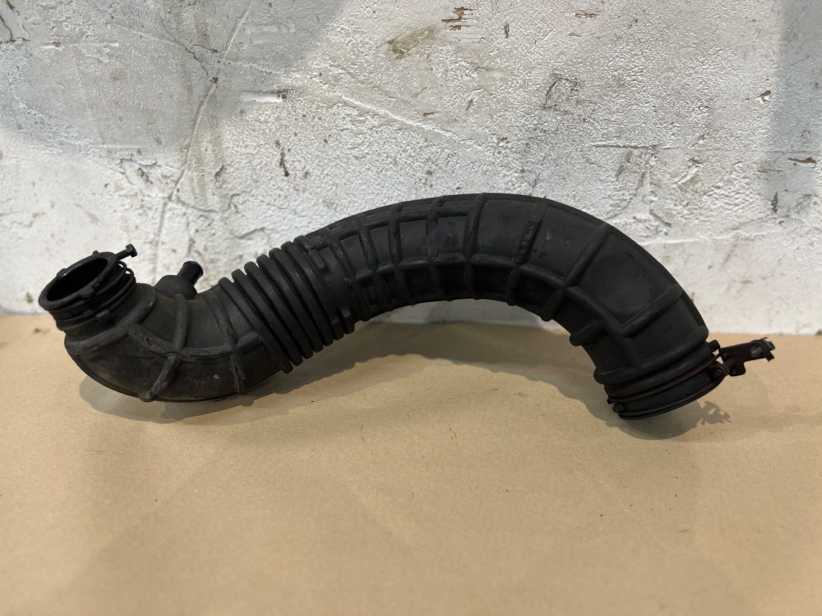 2012-2018 KIA/Hyundai Engine Air Intake Pipe Hose 281381R200