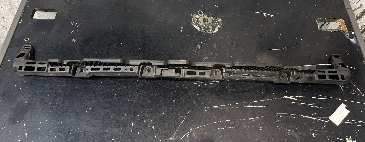 Volkswagen Golf Mk7 Rear Centre Bumper Bracket Holder Mount Trim 5G6807863A