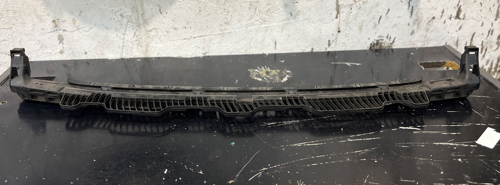 Volkswagen Golf Mk7 Rear Centre Bumper Bracket Holder Mount Trim 5G6807863A