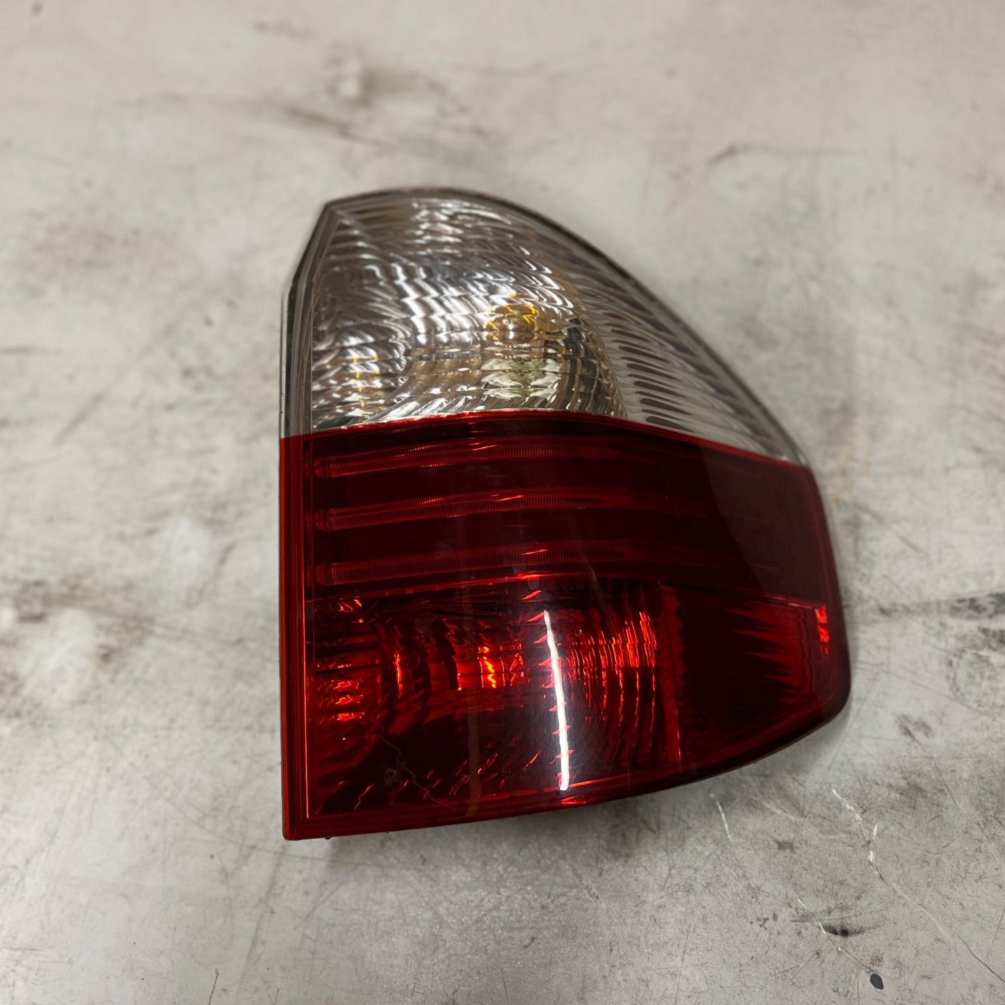 Bmw X3 E83 5dr Suv 2004-2007 Rear/tail Light On Body (O/S) Complete 7162210