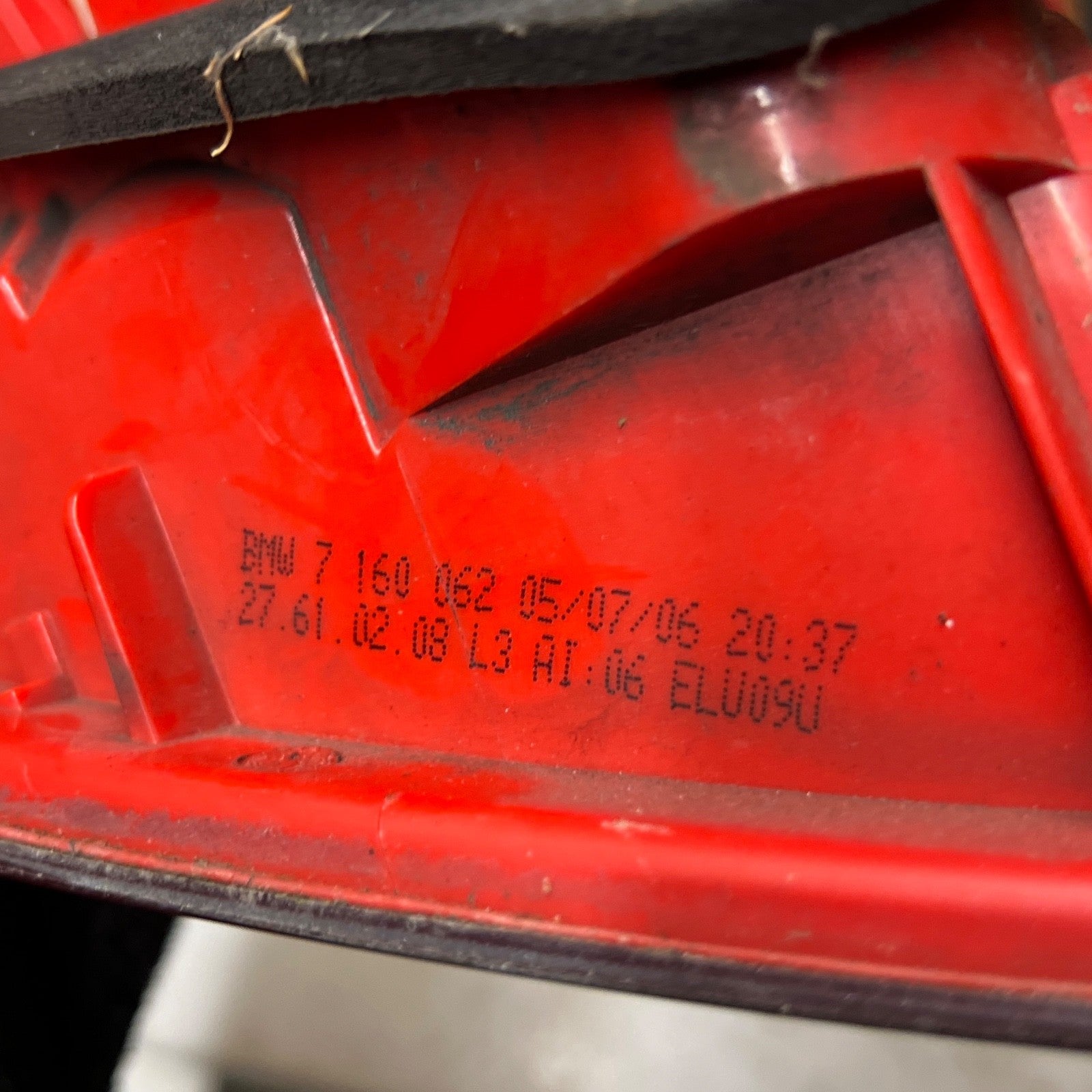 BMW 3 SERIES E91 TOURING 2005-2008 PRE LCI DRIVERS RIGHT REAR TAIL LIGHT 7160062