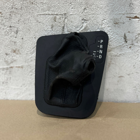BMW 3 SERIES E46 2004-2011 GEARSTICK GAITOR AND SURROUND (LEATHER) 7059414