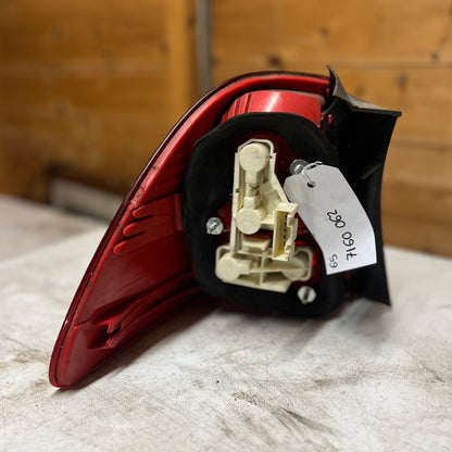 BMW 3 SERIES E91 TOURING 2005-2008 PRE LCI DRIVERS RIGHT REAR TAIL LIGHT 7160062