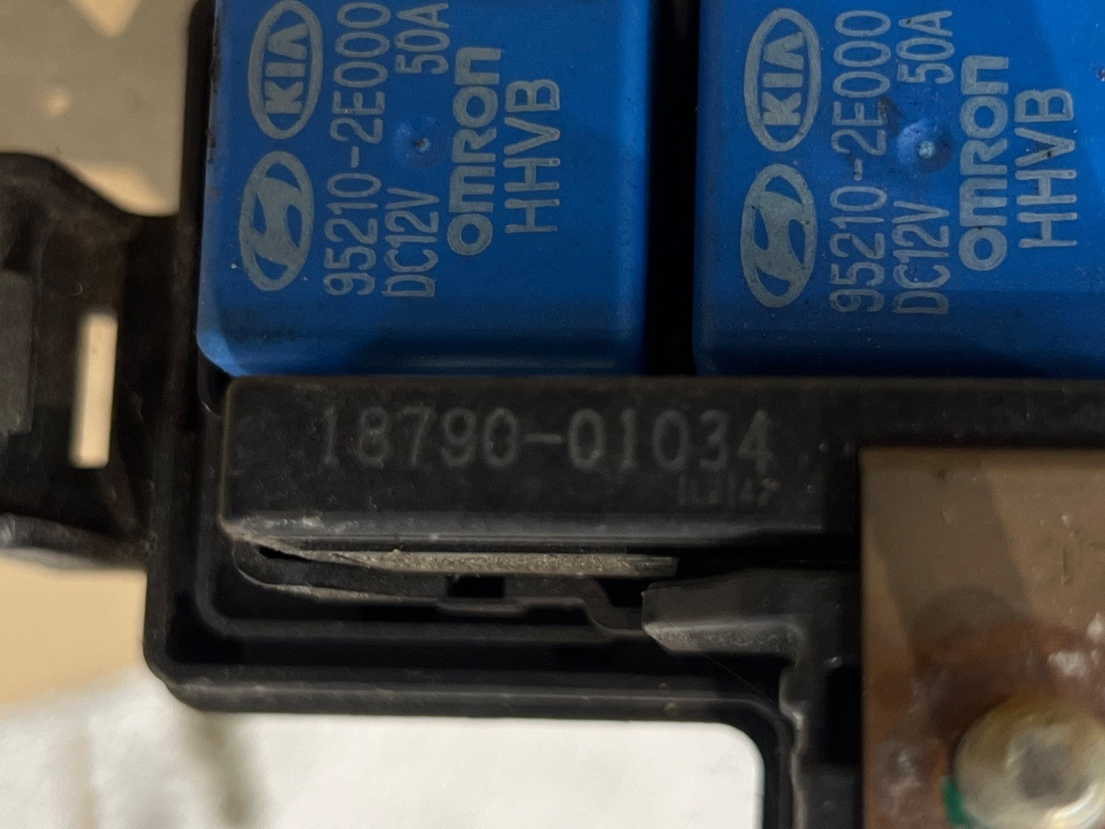 34859 H7D 2013-2016 KIA/HYUNDAI FUSE RELAY BOX. 18790-01034