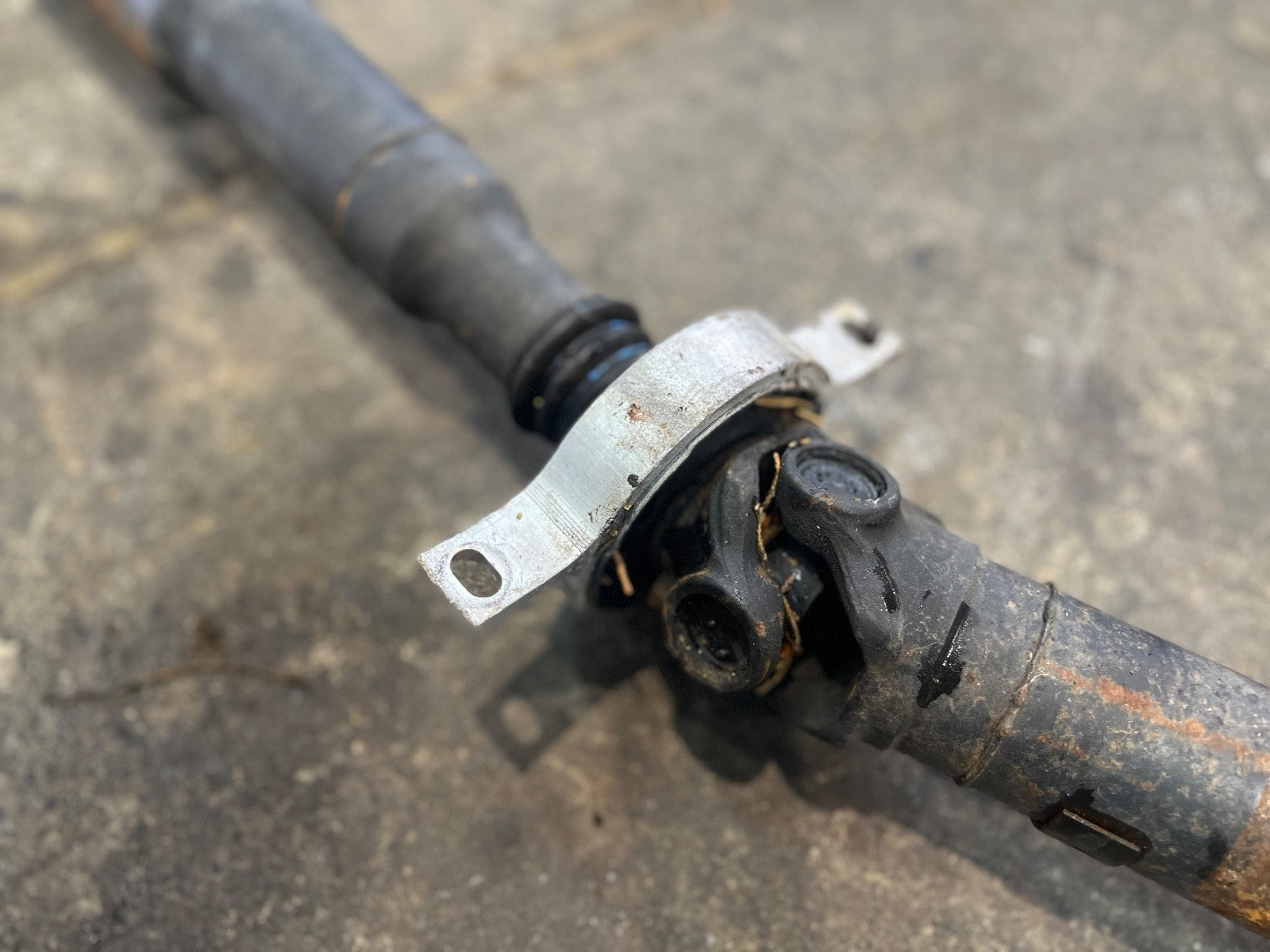 BMW E90 E91 E92 Manual Drive Shaft Propshaft 325d 330d N57 7580555