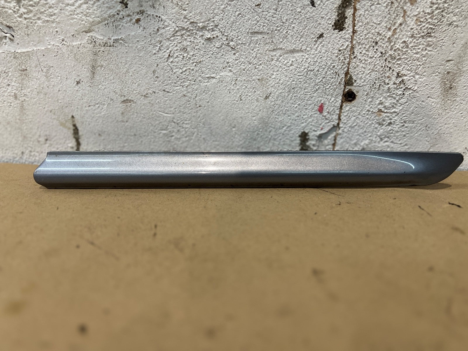 BMW E46 Coupe Convertible Right O/S Wing Trim Moulding 8208666 Titan Silver 354