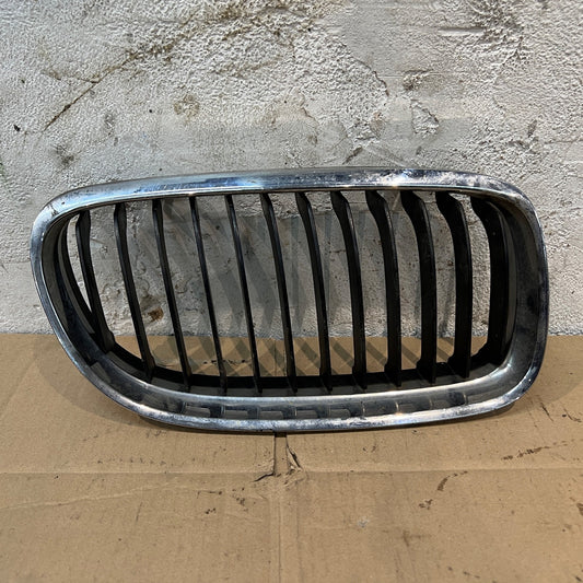 BMW 3 Series E90 E91 LCI Front Bumper Centre Grille Chrome Right O/S 7201970