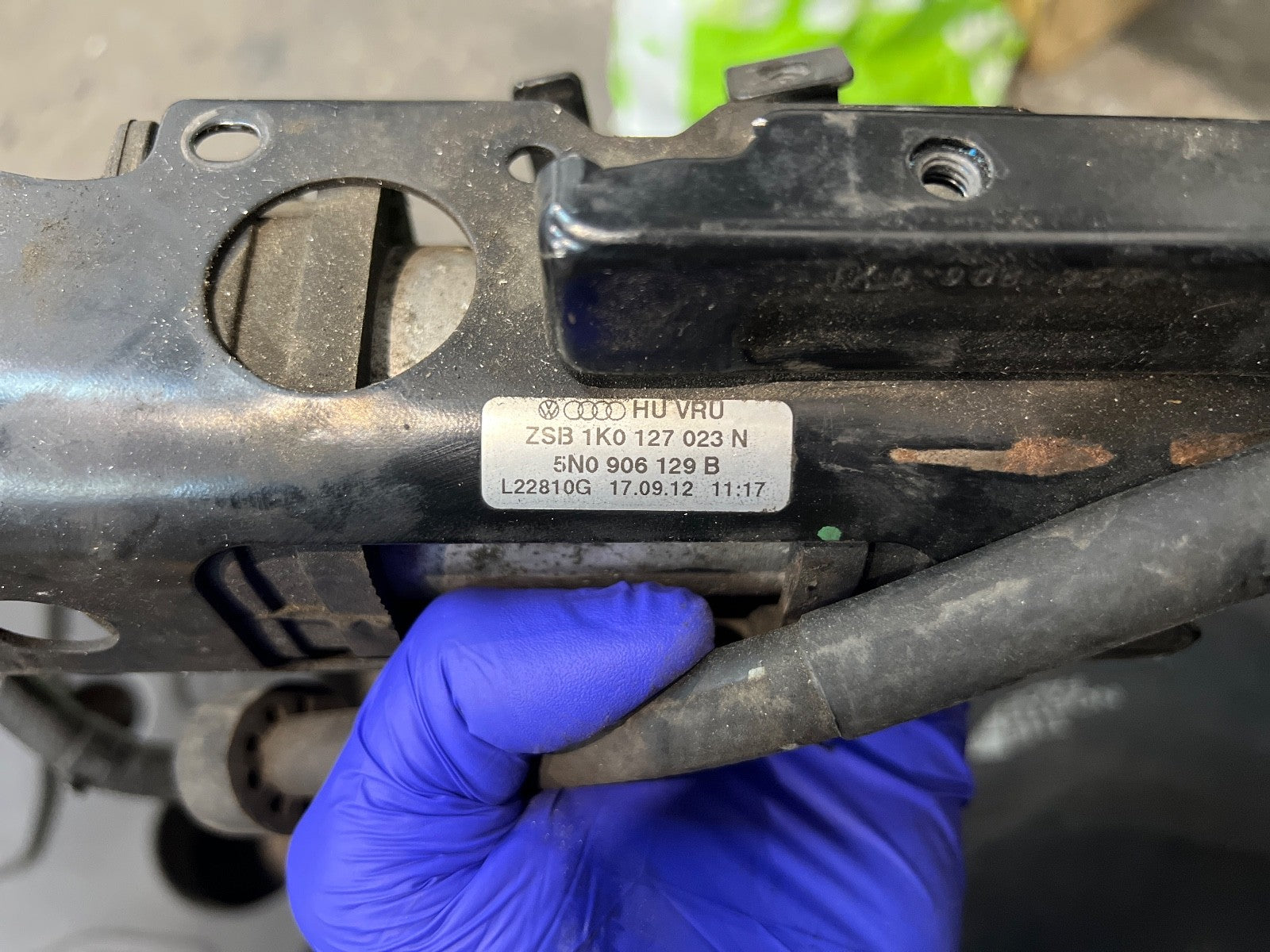 Volkswagen Audi Seat Skoda Electric Diesel Fuel Pump Housing 1K0127023 5N0906257