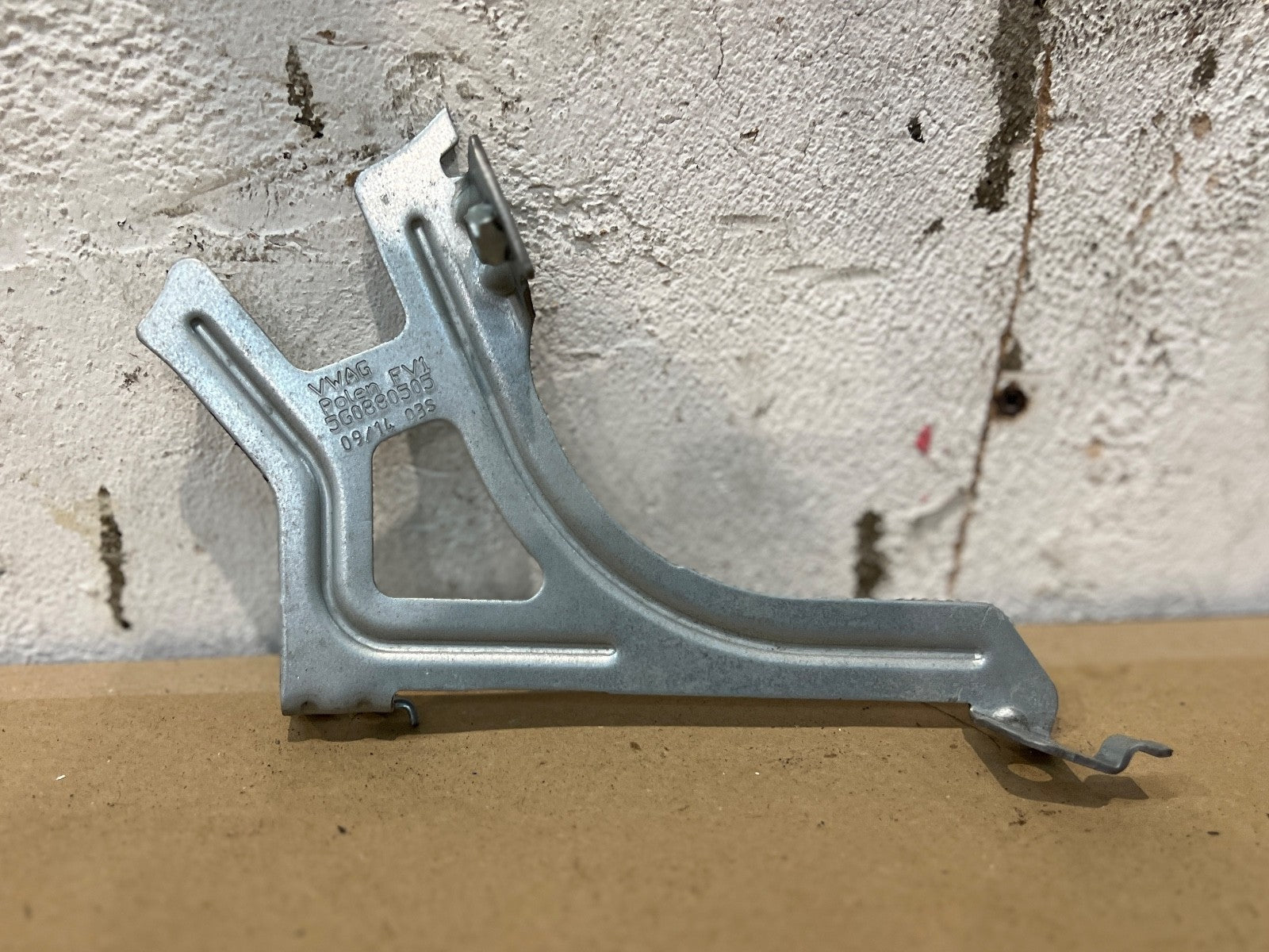 Volkswagen GOLF MK7 2012-2020 LEFT N/S ABAG RETAINING PLATE HOLDER 5G0880505