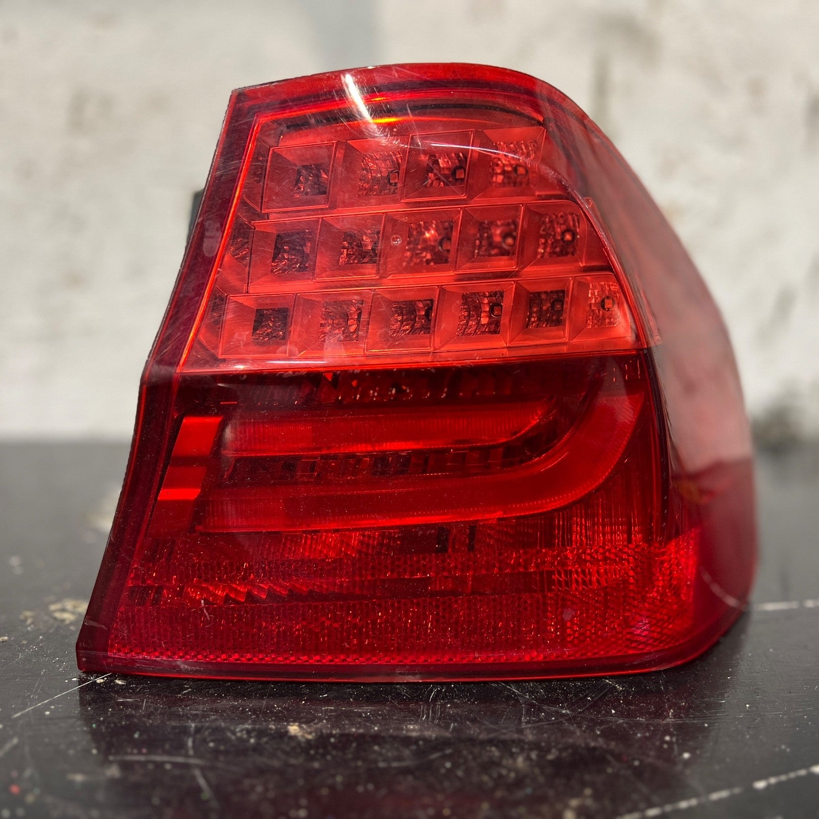 BMW 3 SERIES E90 LCI Rear Outer Lamp Drivers Right O/S 7289426