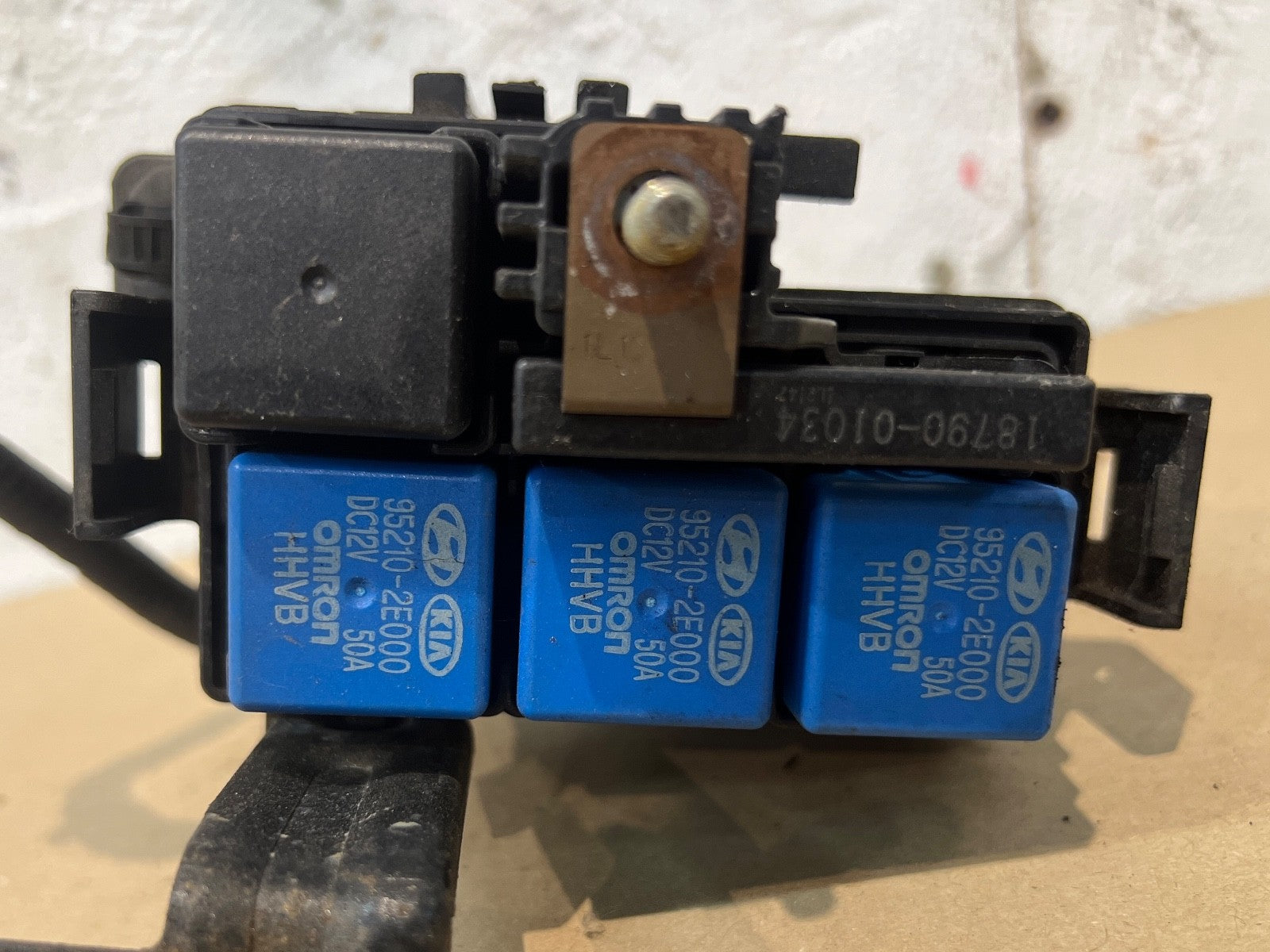 34859 H7D 2013-2016 KIA/HYUNDAI FUSE RELAY BOX. 18790-01034